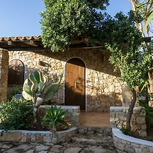 Dammusi Del Sole Aparthotel
